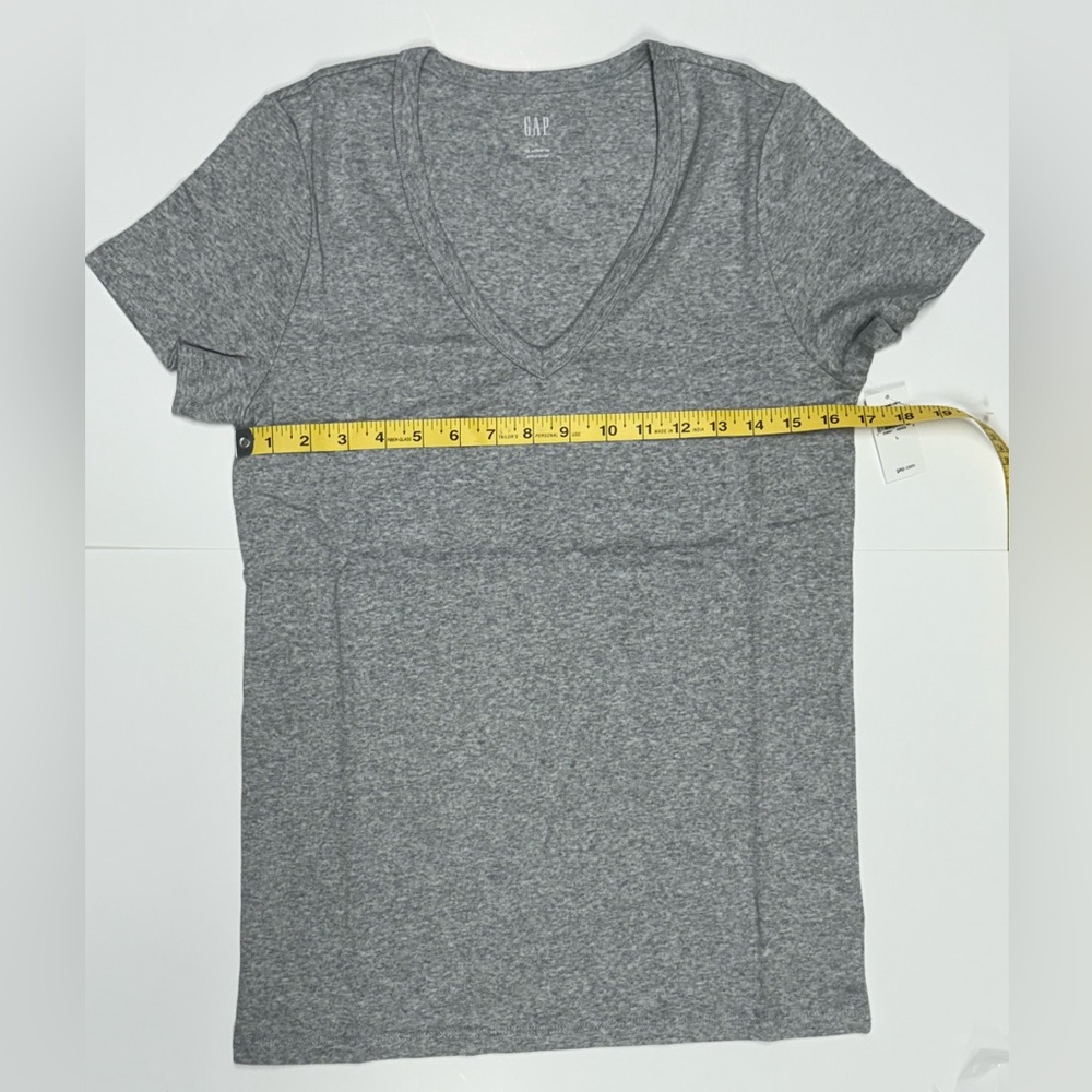 NWT GAP Modern Tee | L | V-Neck | Gray - Picture 6 of 7